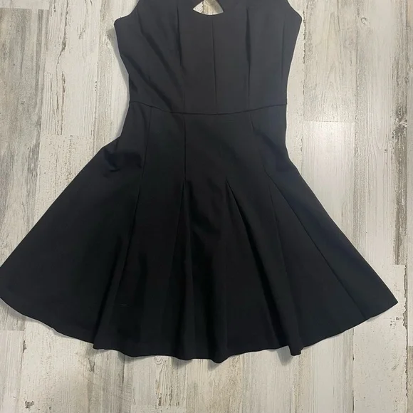 Banana Republic Cross Back Ponte Fit-and-Flare Black Dress size 4P $130 NWT - Picture 7 of 8